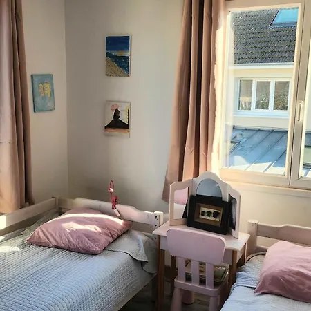 Family House Of 92 M2 With Terrace -