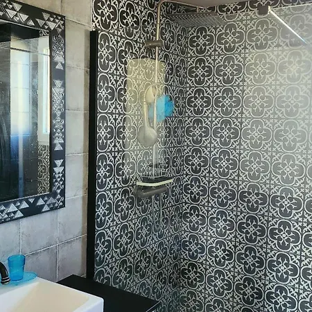 Family House Of 92 M2 With Terrace - Nyaraló