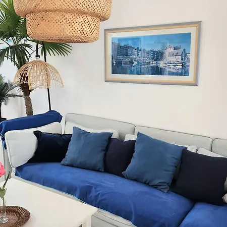 Family House Of 92 M2 With Terrace - Holiday home *