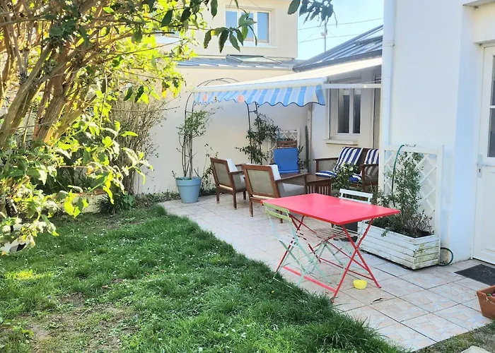 Family House Of 92 M2 With Terrace - بيت للعطل *