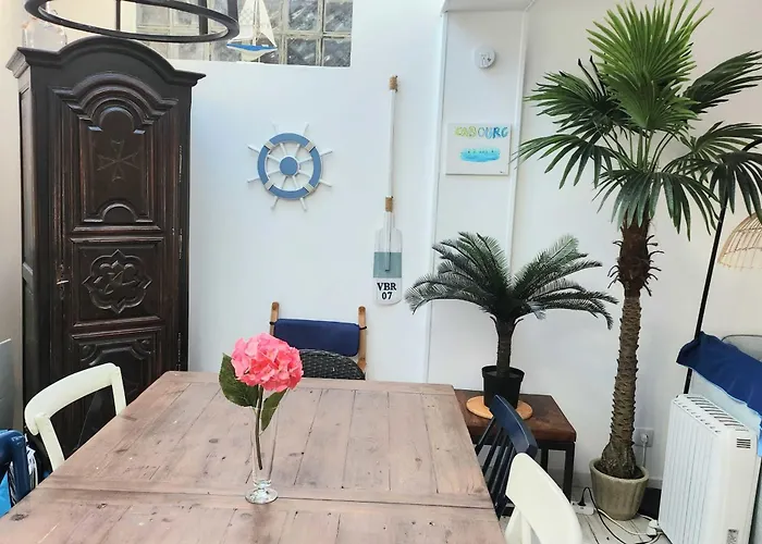 بيت للعطل Family House Of 92 M2 With Terrace - *