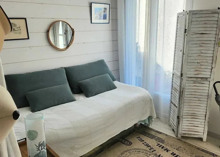 Family House Of 92 M2 With Terrace - * كابورغ