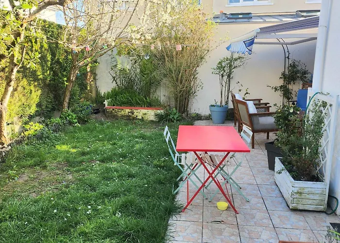 بيت للعطل Family House Of 92 M2 With Terrace - *